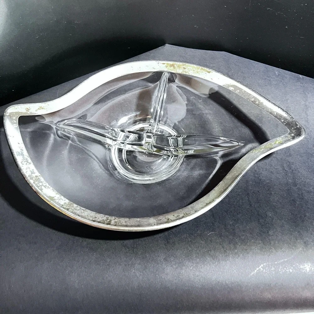 Vtg‎ Divided Relish Serving Dish Silver Plated Trim Art Clear Glass MCM Retro